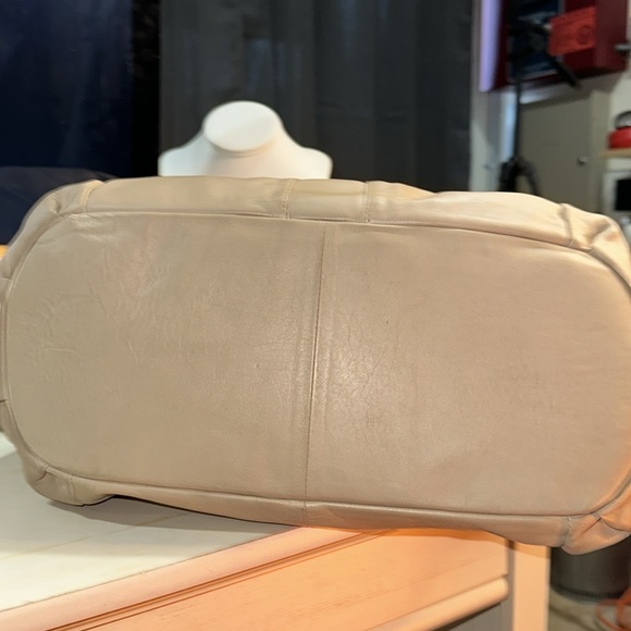 new without tags- l.a.m.p. - gwen stepanie hobo bag - Picture 10 of 16